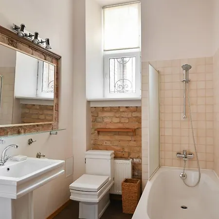 Spacious 82m2 Elegant Flat In The Heart Of *